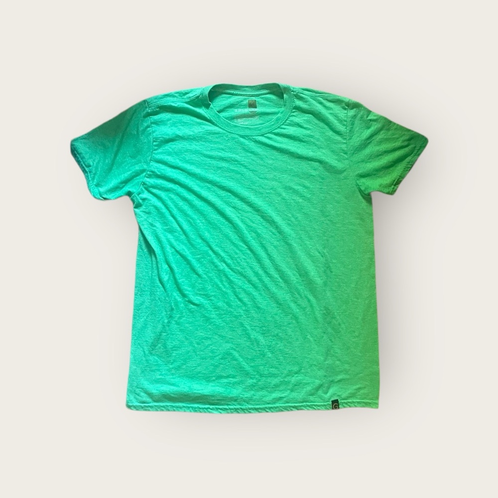 Gold Toe men’s large green tshirt. Super soft material. Great condition.
